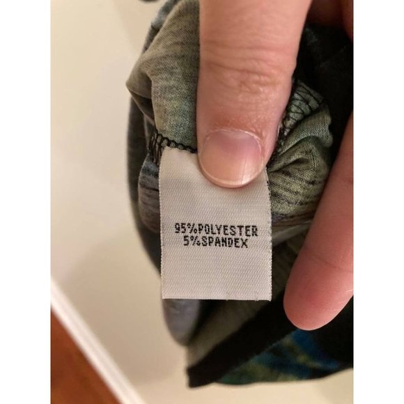 KENNETH COLE quarter sleeve Ruched Brushed pattern blouse. Size M - Picture 6 of 6